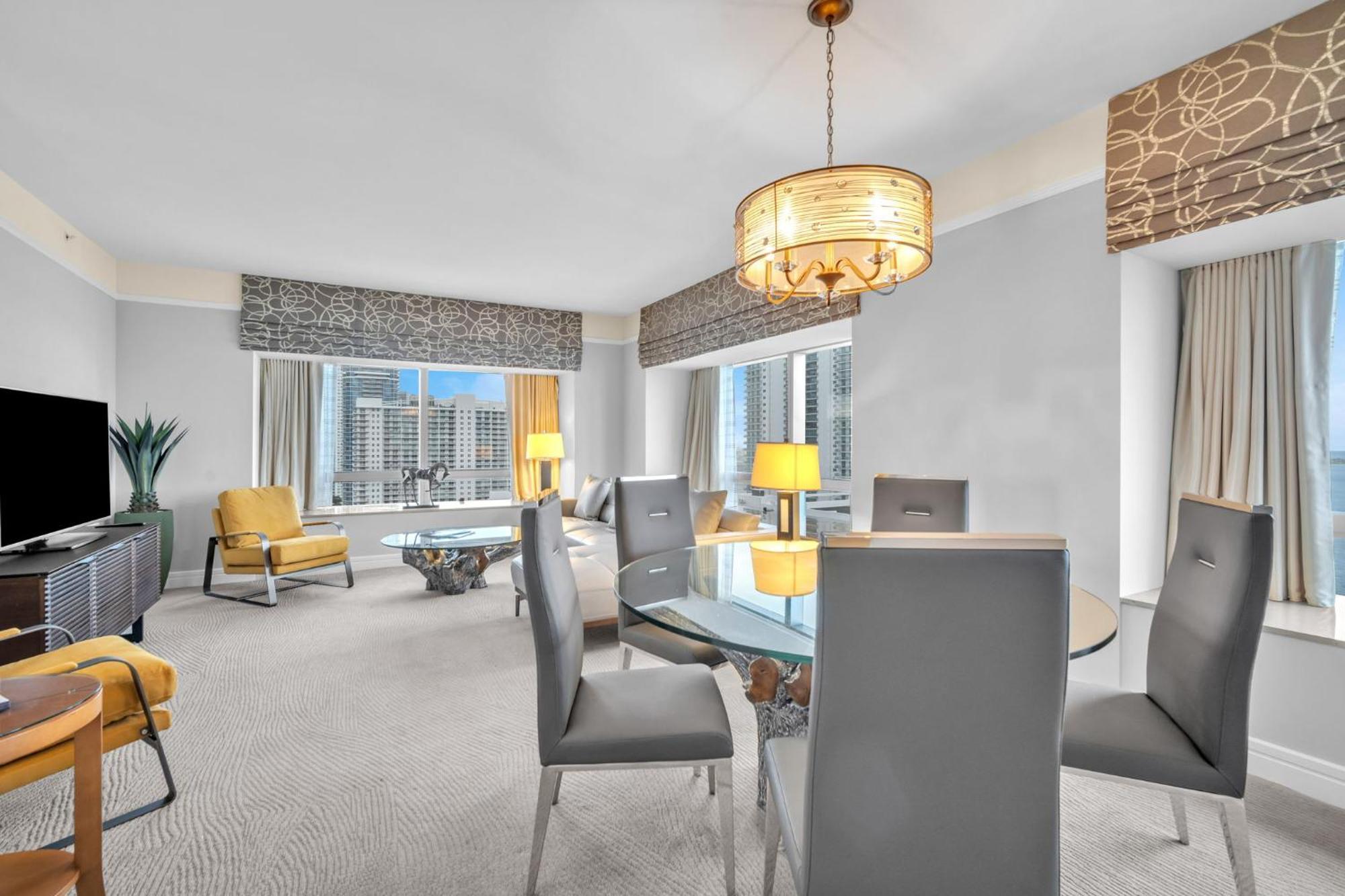 Spacious 2 Bedroom 2 Bath & Studio Suites In The Four Seasons Hotel Miami High Floors 외부 사진