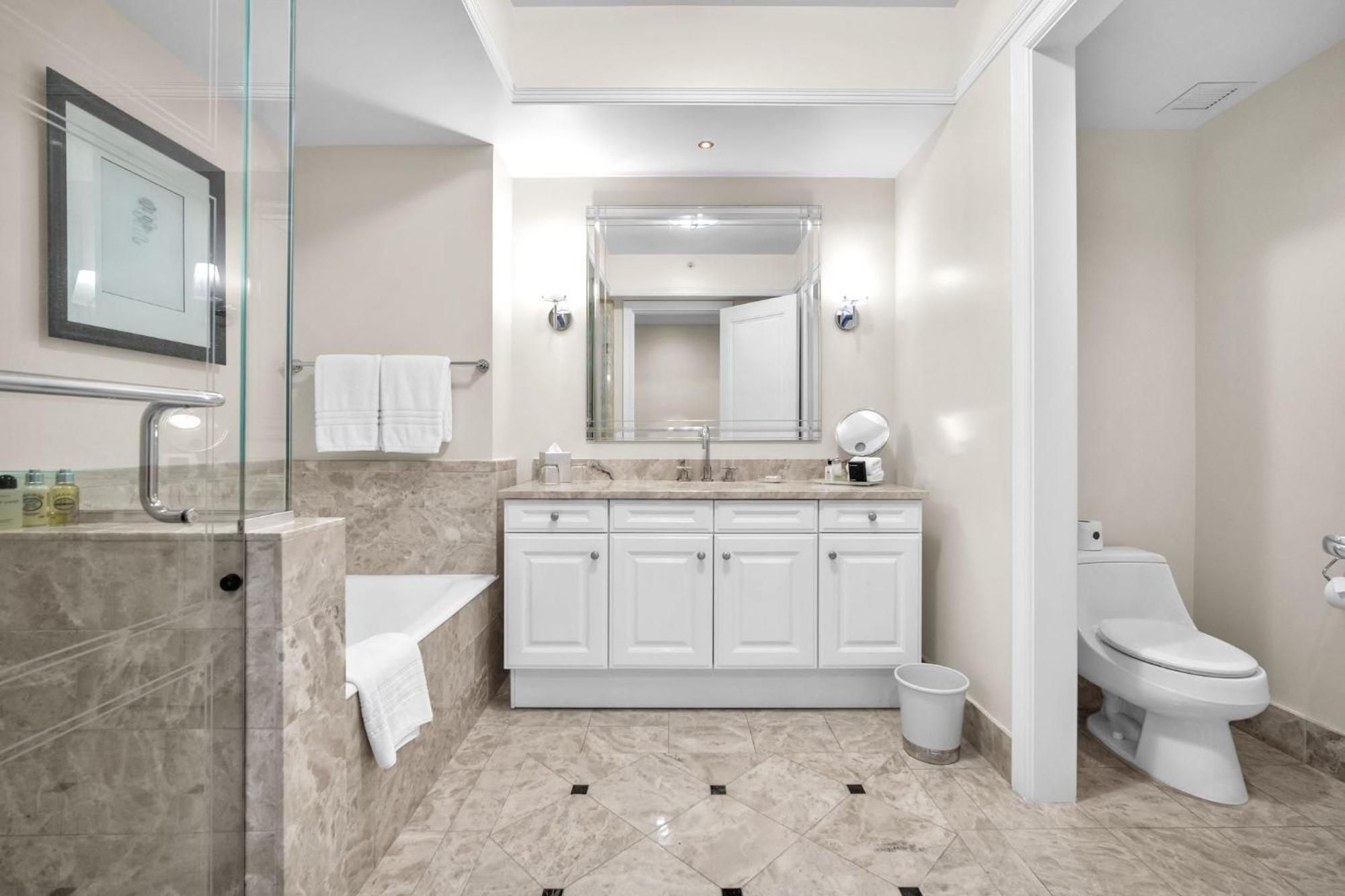 2 Bedroom Or King Studio Suites Four Seasons Hotel Miami Free Wi-Fi & Free Parking 외부 사진