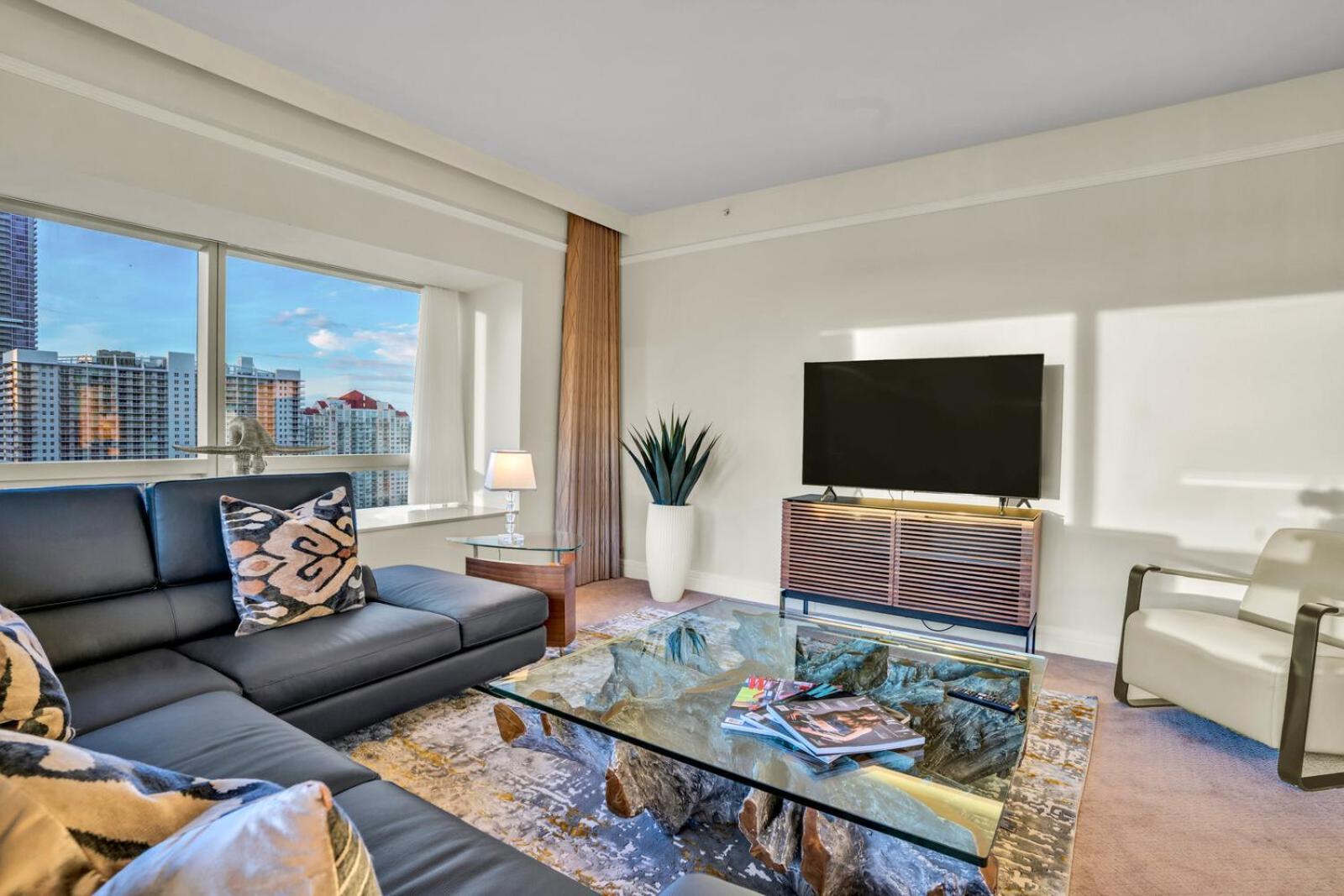 2 Bedroom Or King Studio Suites Four Seasons Hotel Miami Free Wi-Fi & Free Parking 외부 사진